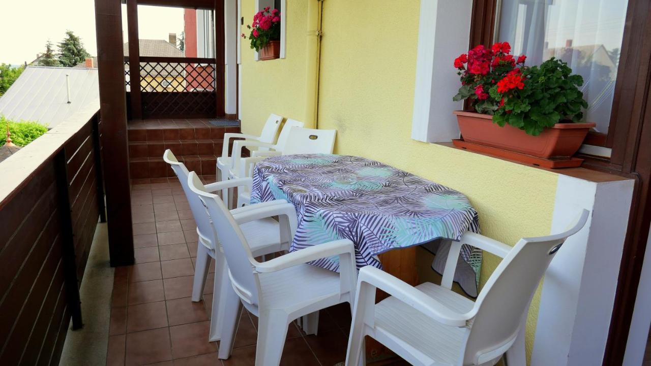 Appartement Papp Apartmanhaz à Vonyarcvashegy Extérieur photo