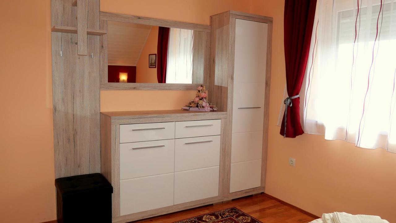 Appartement Papp Apartmanhaz à Vonyarcvashegy Extérieur photo
