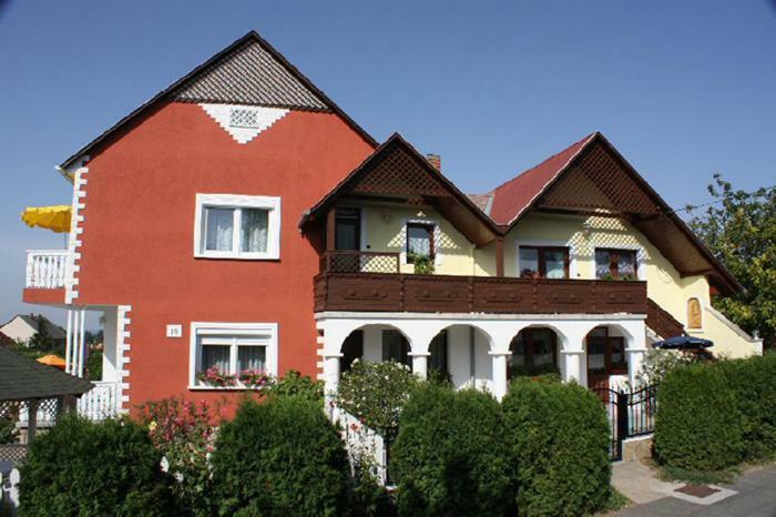 Appartement Papp Apartmanhaz à Vonyarcvashegy Extérieur photo